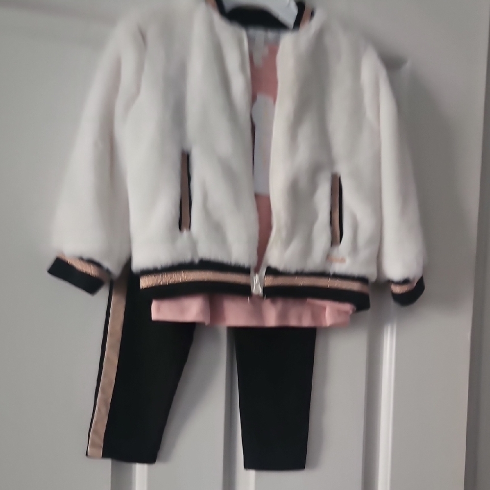 NWT Stylish 3pc Tahari Baby Set Sz 24 Mo.